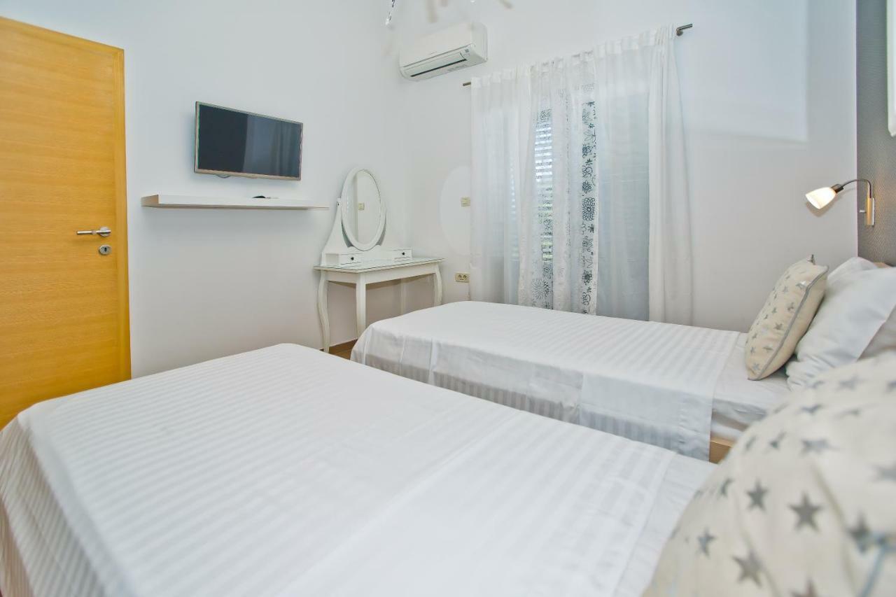 Island Hvar Seaside Villa Levanda With Beach, Pool & Seaview Hvar Town Bagian luar foto